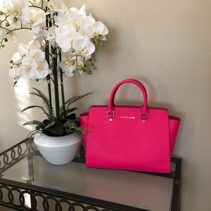 Michael Kors Ultra Pink Large Selma Tote